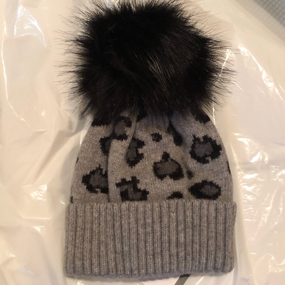 Adrianne Landua Leopard print knit faux fur Pom brand new with tags.